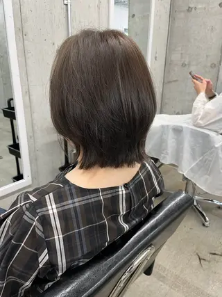 カラー 友花 暗髪／ナチュラルのヘアスタイル