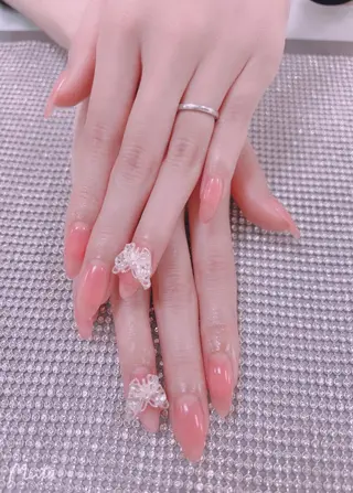 ネイル はぴねす所属・横浜 美夢のネイルデザイン