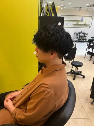 ミディアム パーマ メンズ ハイトーン／パーマ 特化平田のヘアスタイル