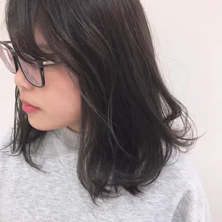 ミディアム カラー cyan SANAMIのヘアスタイル
