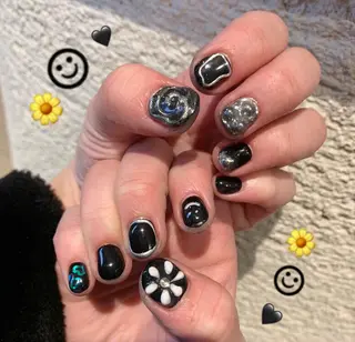 ネイル TSUNA 🌙 Lim 五反田のマツエク・マツパデザイン