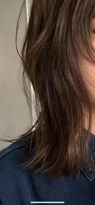 ミディアム カット｜ハイトーン｜ Suzukaのヘアスタイル