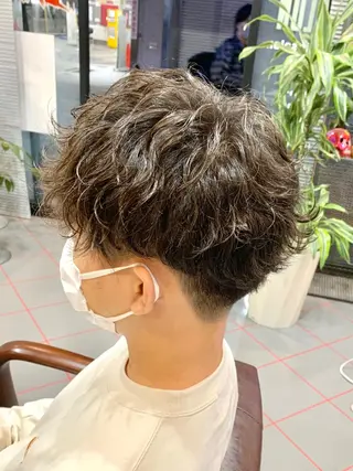 ショート パーマ メンズ 【扱いやすいパーマ】 眞鍋拓己のヘアスタイル