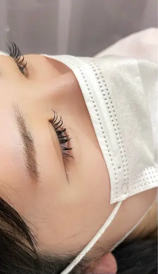 マツエク・マツパ プラチナムドール栄 airiのネイルデザイン