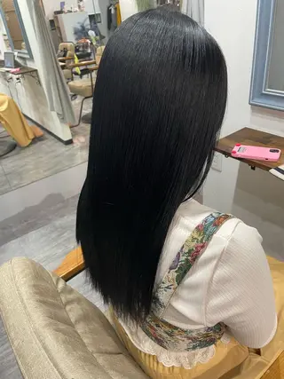 セミロング シンプル 美容室のヘアスタイル