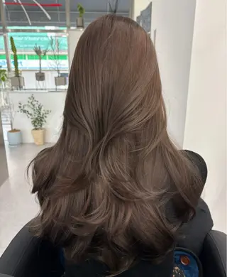 ロング カラー 堀江/透明感 ベージュ/白川幸太のヘアスタイル