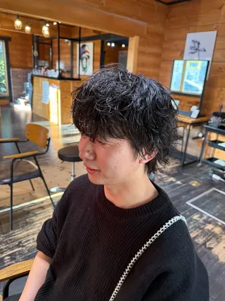 パーマ メンズ 古賀 雄大のヘアスタイル