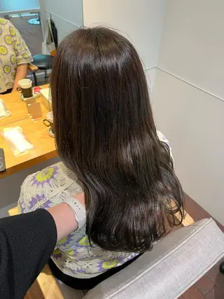 セミロング カラー 片岡 由依のヘアスタイル