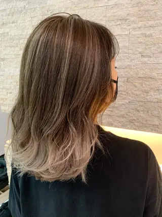セミロング カラー ✄折橋 彩花🐶🍑のヘアスタイル