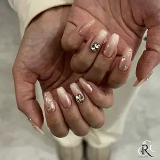 ミディアム 美フォルムスカルプ✨ RENAのネイルデザイン