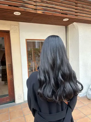 ロング カラー putri 川邉 優花のヘアスタイル