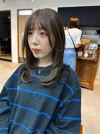 ミディアム カラー パーマ ヘアアレンジ メンズ キッズ レイヤーカット／顔周 りカット/縮毛矯正のヘアスタイル