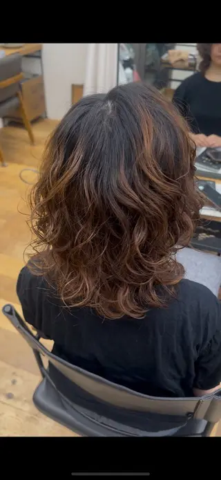 ミディアム パーマ 山下 莉歩のヘアスタイル