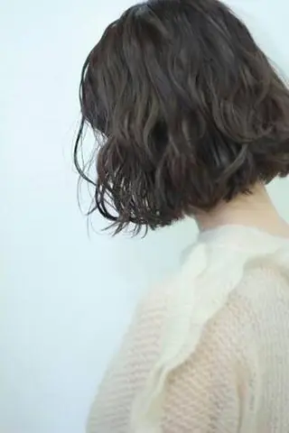 ミディアム 大人女性に寄り添う 髪質改善サロンのヘアスタイル