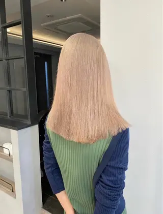セミロング カラー ハイトーン特化サロン 🍑momo🍑のヘアスタイル