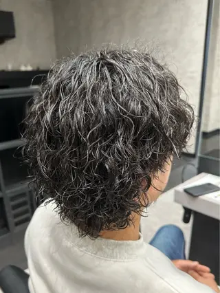 ショート パーマ メンズ ユウ🪄 パーマ指名No1のヘアスタイル