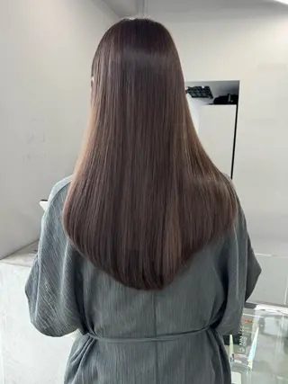 カラー maina/透明感 ベージュ/ブラウンのヘアスタイル