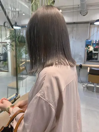 ミディアム カラー ネイル マツエク・マツパ ハイトーンボブ 前田 表参道 グレージュのヘアスタイル