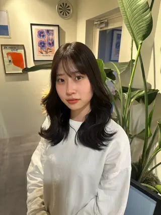 セミロング HANAME 原宿美容室のヘアスタイル