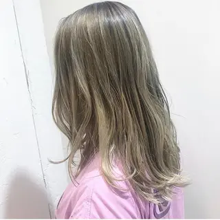 カラー 西田 優菜のヘアスタイル