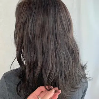 セミロング カラー 🪐脱白髪染め 🪐松尾菜々美のヘアスタイル