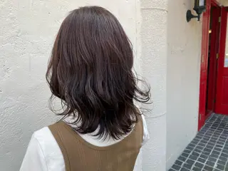 ミディアム M. YURIのヘアスタイル