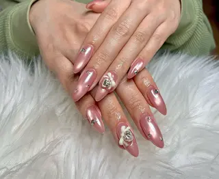 ネイル ダン ゴーゴックビックのネイルデザイン