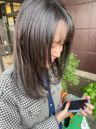 セミロング カラー 梨子🐣艶カラー🌈 ダメージレス💖のヘアスタイル