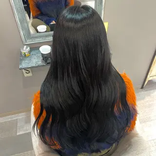 ロング カラー 小泉 果穂のヘアスタイル