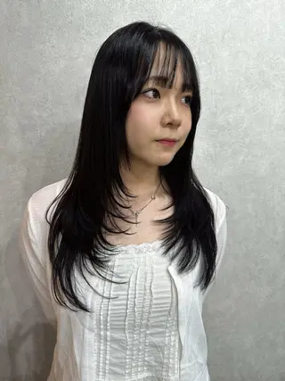 ロング カラー AIRI layer cut hairのヘアスタイル
