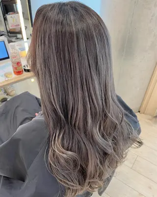ロング カラー ヘアアレンジ サソウ ユリエ🥥のヘアスタイル
