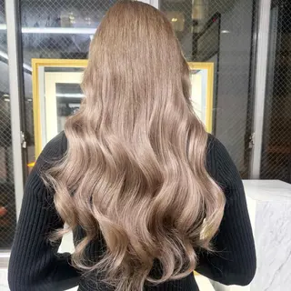 ロング カラー シールエクステ特化 ハイトーン、NANAのヘアスタイル