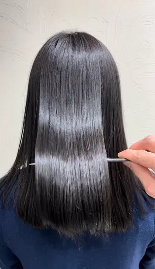 ロング 髪質改善/酸性ストレ ート/ブリーチ縮毛のヘアスタイル