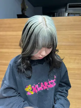 ミディアム カラー 透明感ハイトーン🦄 キラ🌈のヘアスタイル