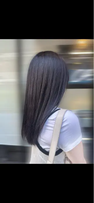セミロング カラー ハイトーン🪼派手髪 mahoのヘアスタイル