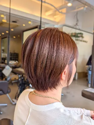 ショート カラー 吉田 彩のヘアスタイル