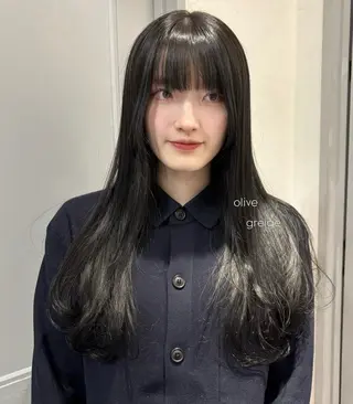 ロング 盛れる透明感カラー・ momokaのヘアスタイル