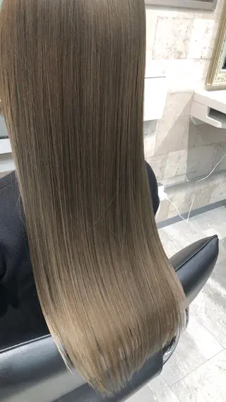 ロング 平野 世菜のヘアスタイル