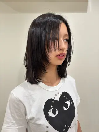 ミディアム Noa/レイヤー カット🩵パーマのヘアスタイル