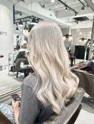 セミロング カラー 🌈インナーカラー ‘ショウマ’🌈のヘアスタイル