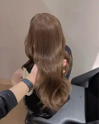 セミロング カラー パーマ akira｜ 透明感ベージュ｜梅田のヘアスタイル