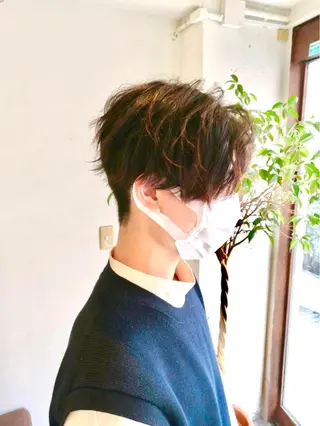 ショート メンズ 【扱いやすいパーマ】 眞鍋拓己のヘアスタイル