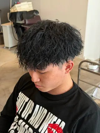 パーマ メンズ litbyfifth 濵崎寛太のヘアスタイル