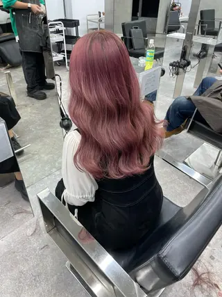 ロング カラー ヘアアレンジ 神戸三宮ダメージレス ブリーチ特化 麟太郎のヘアスタイル