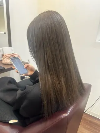 ロング カラー 上田 愛來のヘアスタイル