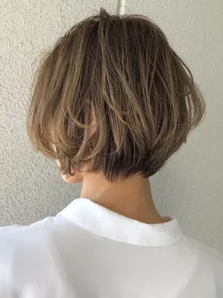 ショート カラー 上品な大人レイヤー 🍀渋谷🍀濱口敬太のヘアスタイル