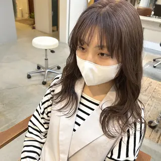 ミディアム 綿貫 美雪のヘアスタイル