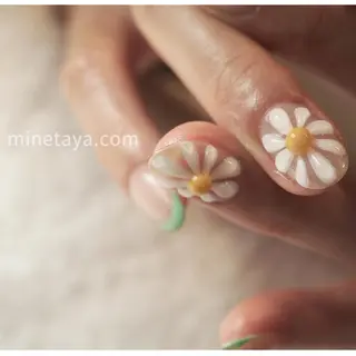 addition スタッフReikoのネイルデザイン