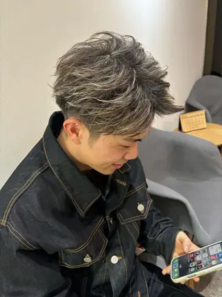 ショート カラー 穐田 航のヘアスタイル