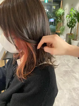 セミロング カラー 岡村 莉穂のヘアスタイル